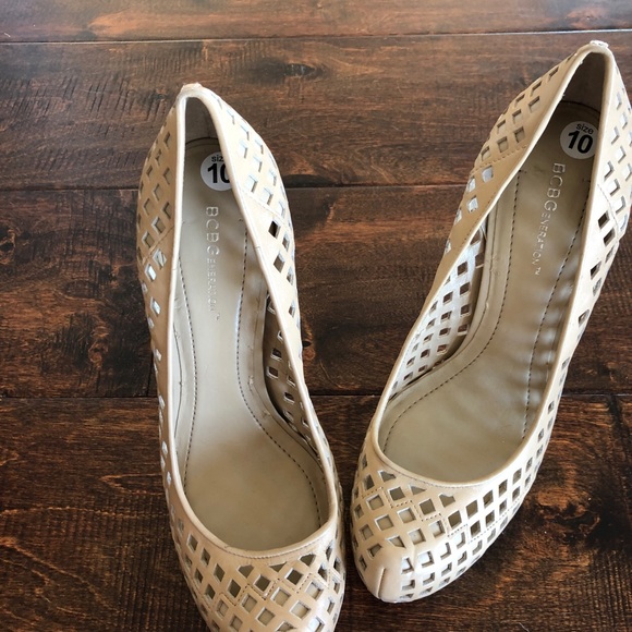 BCBG nude heels - Picture 2 of 6